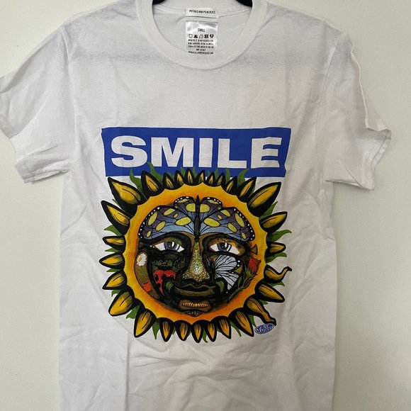 Petals and Peacocks "Smile" Tee Shirt - Picture 1 of 3